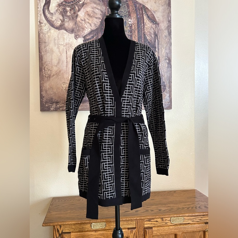 Sioni Heavy Cardigan Sweater Medium Black & White Labyrinthine Geometric Pattern